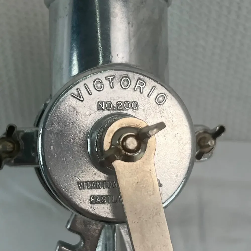 Victorio No. 200 Manual Food Strainer Sauce Maker Juicer w/ 2 Screens Vintage